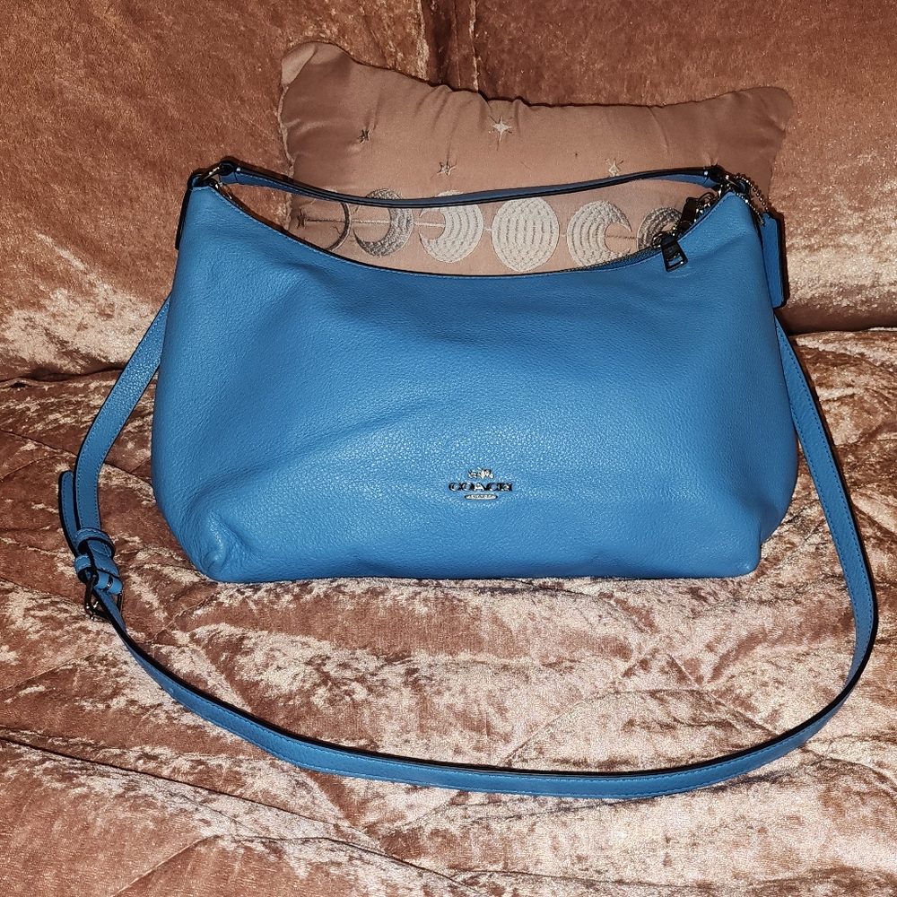 Coach NWT EASTWEST CELESTE CONVERTIBLE HOBO IN PEBBLE LEATHER